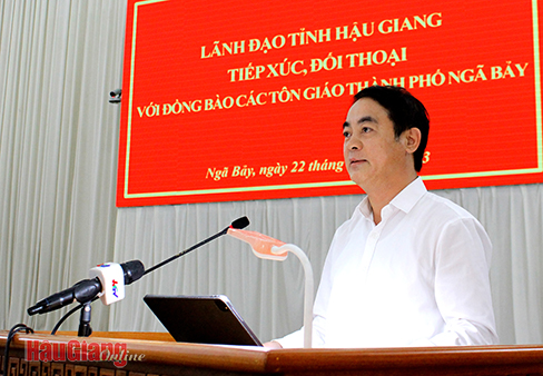 Đồng chí Nghiêm Xuân Thành, Ủy viên Trung ương Đảng, Bí thư Tỉnh ủy, phát biểu chỉ đạo tại buổi tiếp xúc, đối thoại.